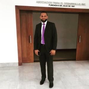 Meet your Posher, Hector elias